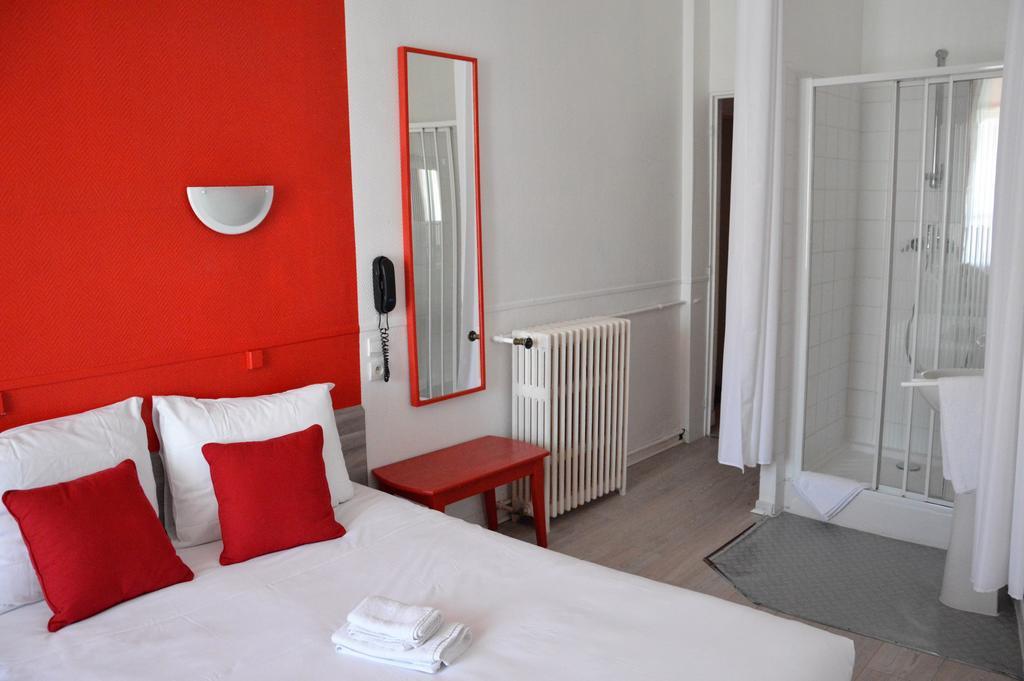 Hotel De La Colombiere Chalon-sur-Saone Bagian luar foto