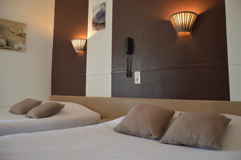 Hotel De La Colombiere Chalon-sur-Saone Bagian luar foto