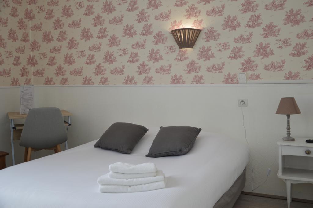 Hotel De La Colombiere Chalon-sur-Saone Bagian luar foto