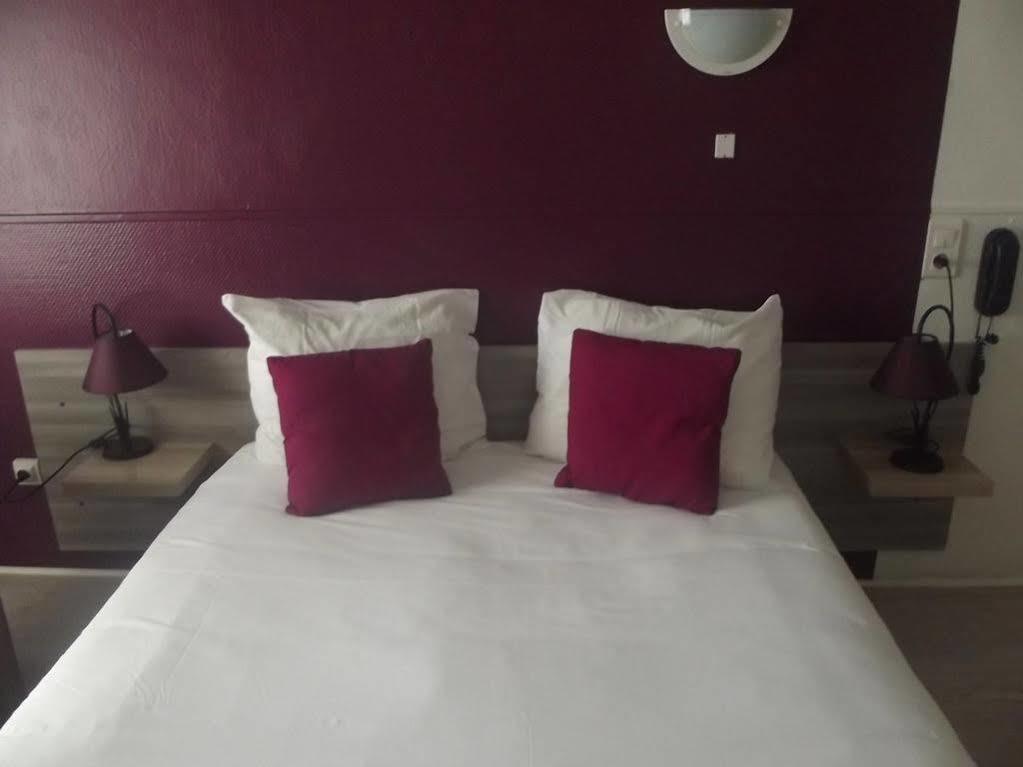 Hotel De La Colombiere Chalon-sur-Saone Bagian luar foto