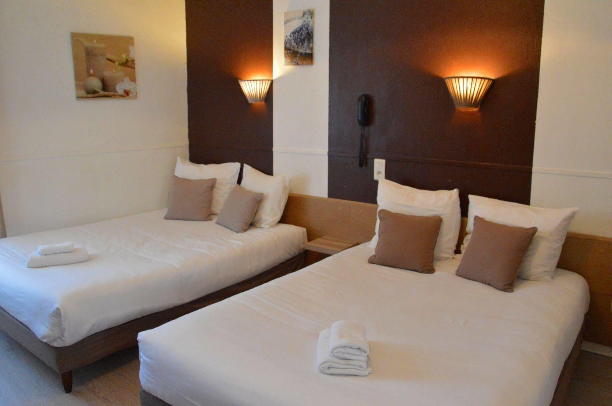 Hotel De La Colombiere Chalon-sur-Saone Bagian luar foto