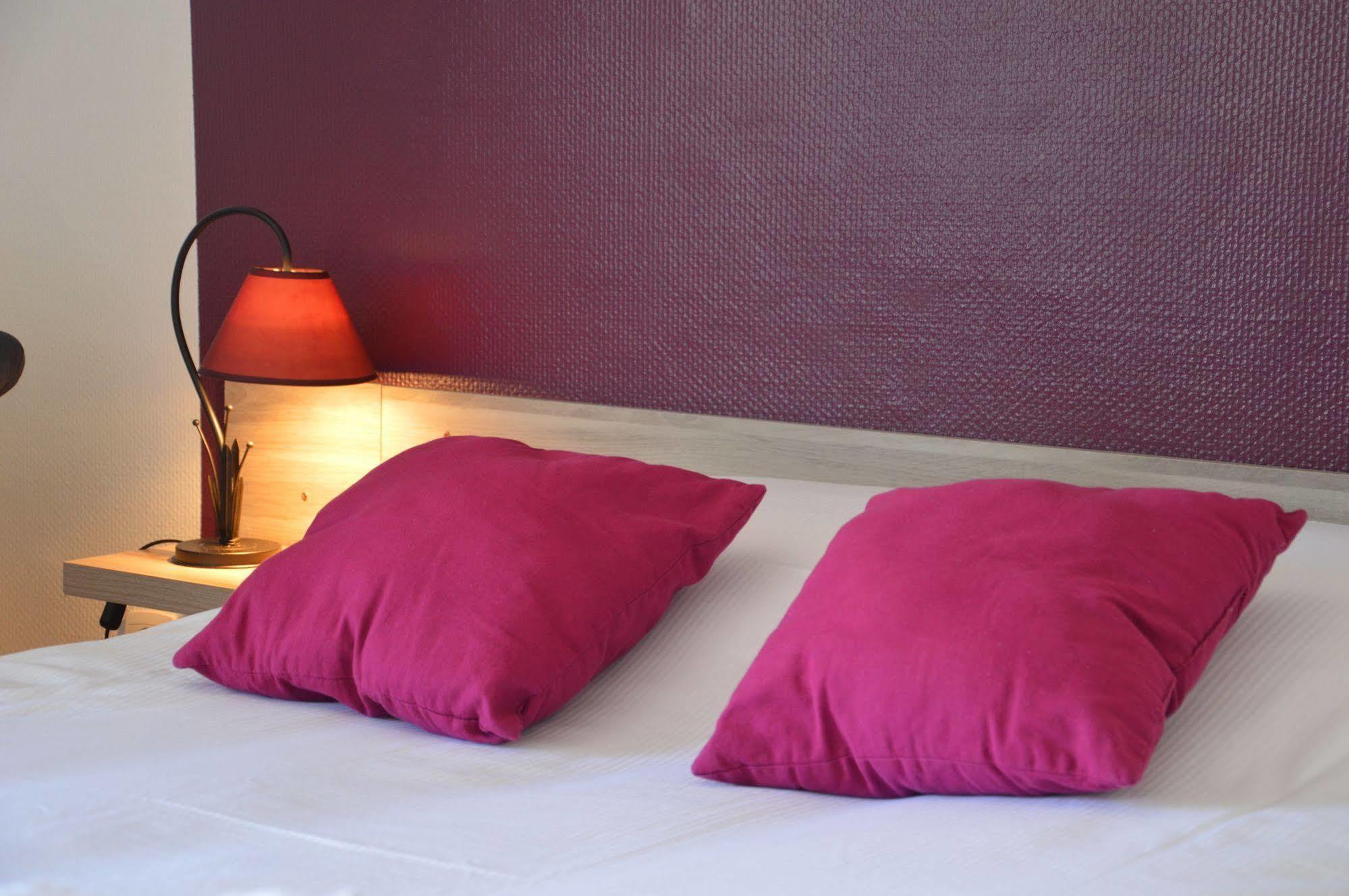 Hotel De La Colombiere Chalon-sur-Saone Bagian luar foto